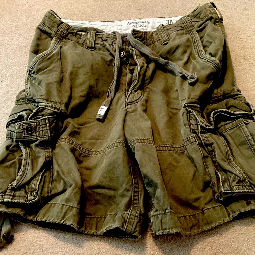 Abercrombie & Fitch Button Fly Cargo Shorts military green 36